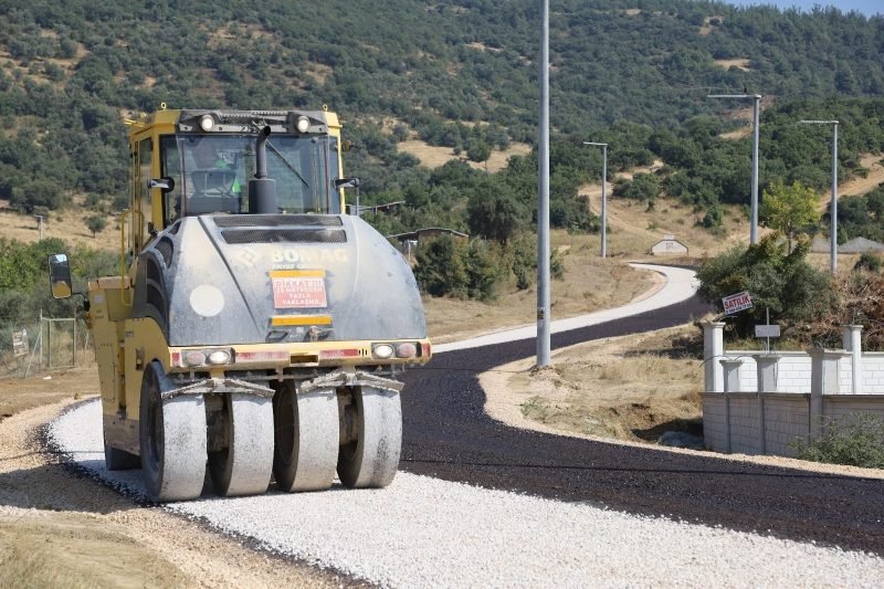 Bursa'da 5 İlçede 22 Km'lik Yol Yenileme Çalışması Devam Ediyor