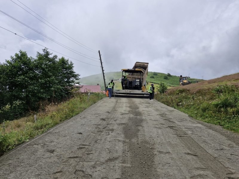 Trabzon'da 4 İlçede 13 Kilometrelik Kuru Beton Yol Yapımı Tamamlandı