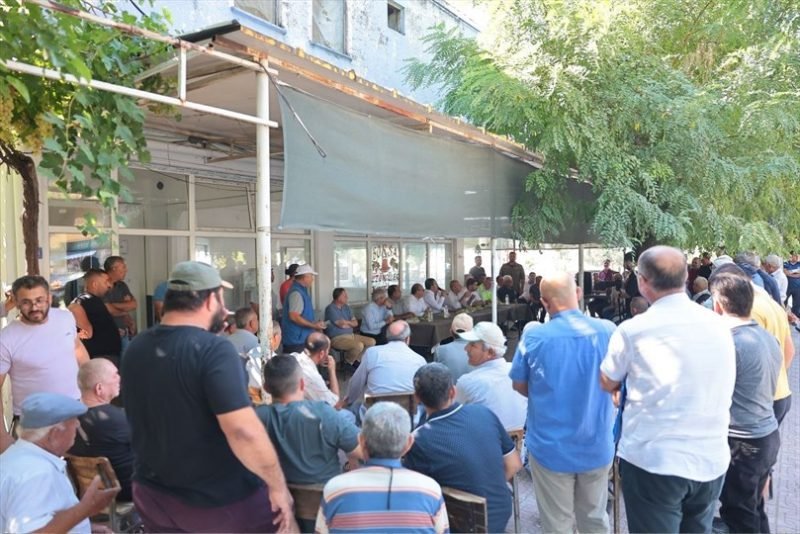 Başkan Çavuşoğlu Buldan'da Üzüm Üreticileriyle Buluştu, Talepleri Dinledi