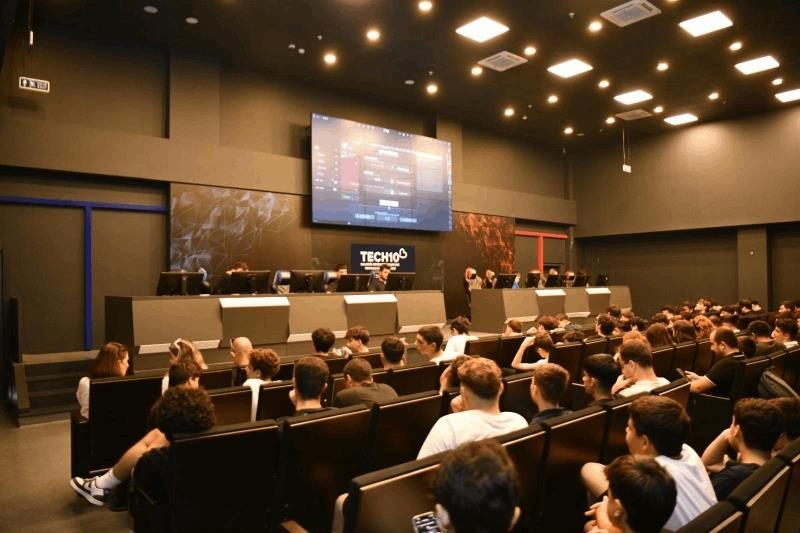 Balıkesir'de Zafer Bayramı E-Spor Turnuvası Büyük İlgi Gördü
