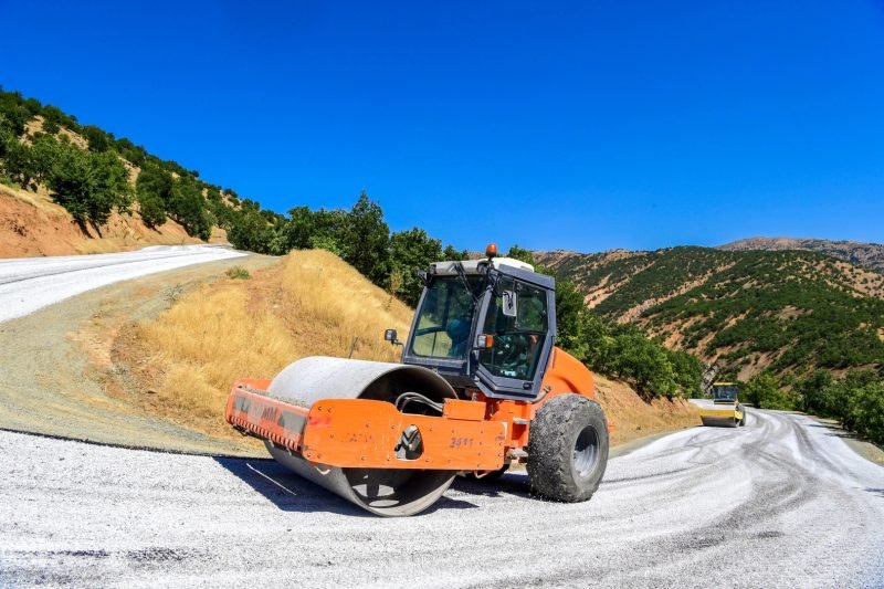 Malatya'da Kırsal Yollara Modernizasyon: Ulaşım Güvenli ve Konforlu Hale Geliyor