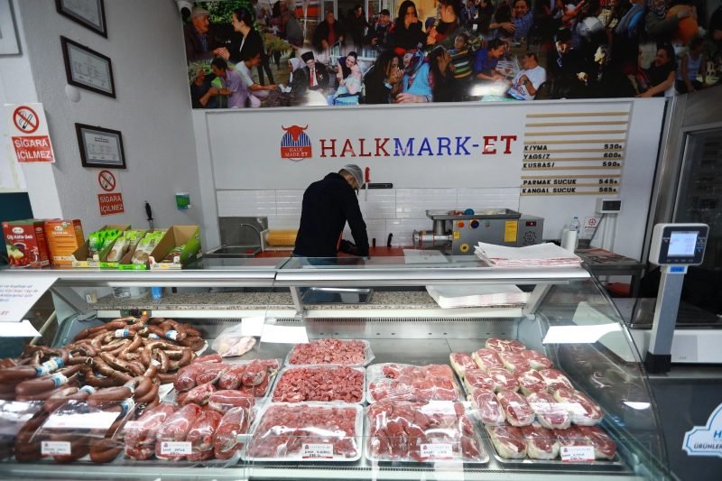 Efes Selçuk'ta Halk Mark-Et, Vatandaşlara Uygun Fiyatlı Gıda Desteği Sunmaya Devam Ediyor