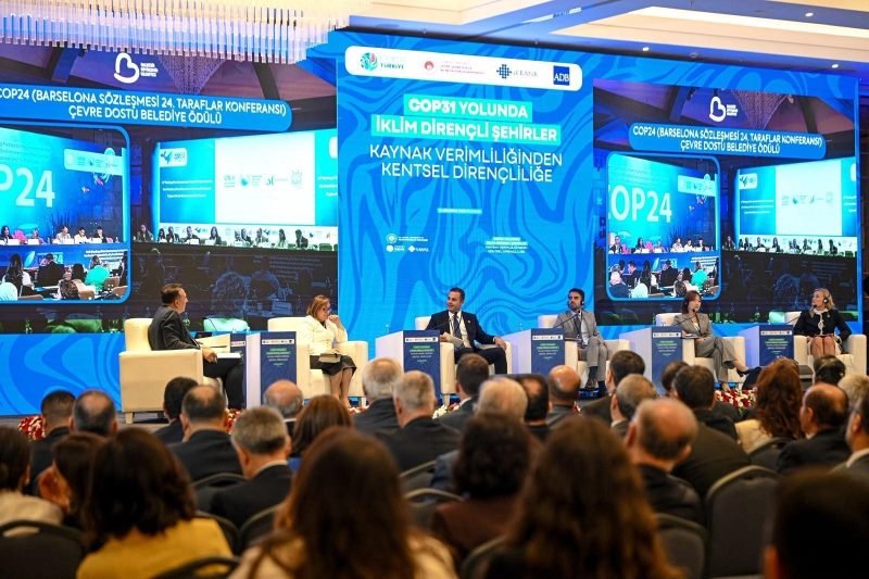 Ahmet Akın: İklim Dirençli Şehirler Zirvesi'nde Balıkesir'in Yatırımlarını Anlattı