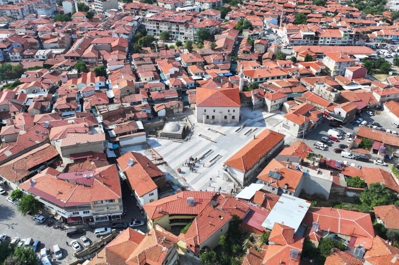 Kula'nın Eski Pazar Yeri Modern Meydana Dönüşüyor: 10 Milyon TL'lik Proje Tamamlanıyor