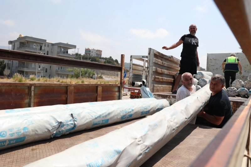 Antalya'dan Yangın Mağduru Çiftçilere Sera Naylonu Desteği