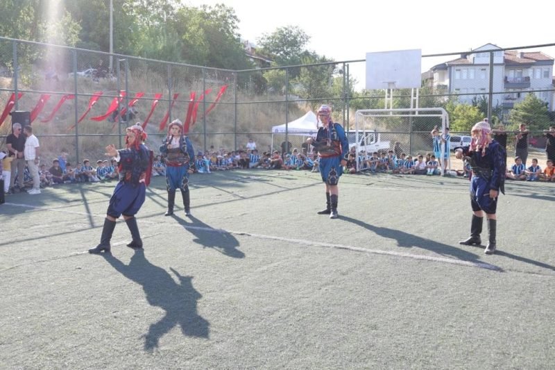 Kütahya'da Mahalle Şenliği: Çocuklar Eğlendi, Futbol Heyecanı Yaşandı