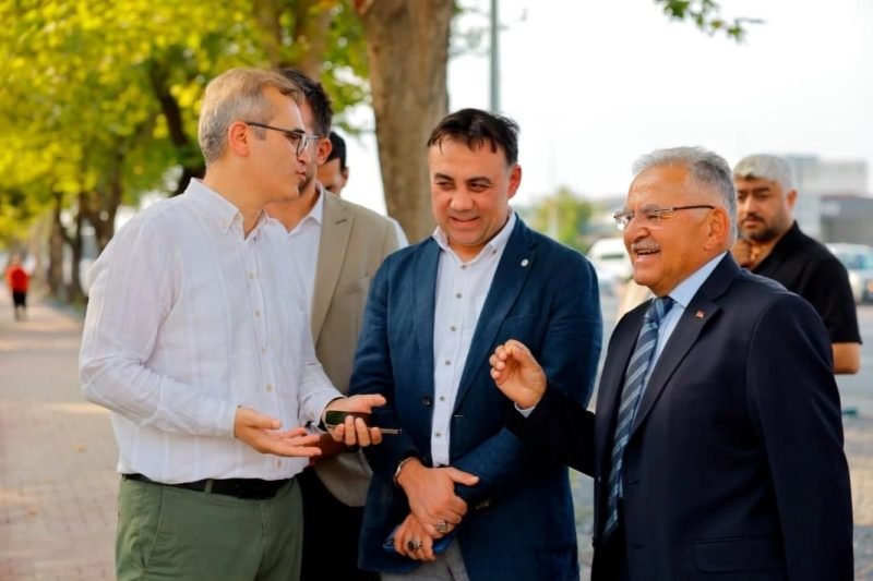 Kayseri'de Ulaşımı Kolaylaştıran DSİ ve Yeni Sanayi Kavşağı Alt Geçitleri Hizmete Açıldı