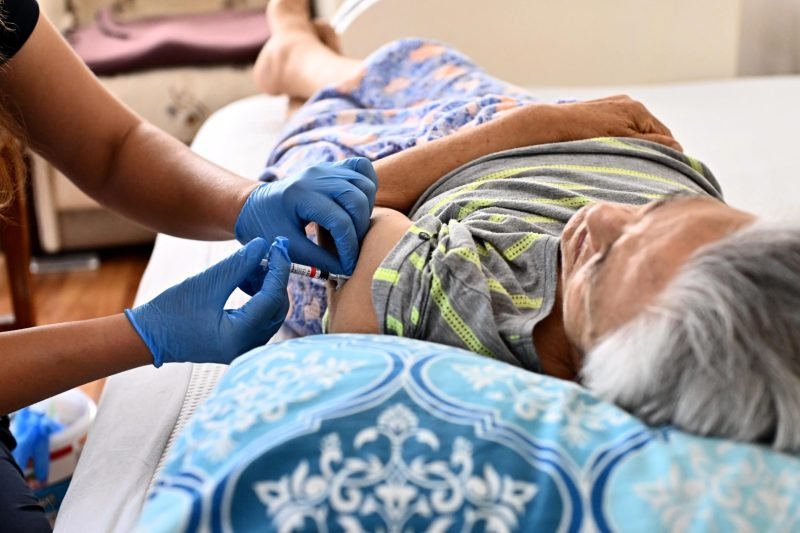 Muratpaşa'da Evde Bakım Hizmetleri 16 Bini Aşkın Hastaya Ulaştı