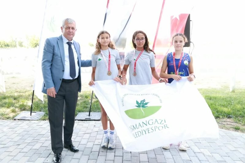 Osmangazi'de Genç Duatloncular Yarıştı, Dereceye Girenler Ödüllendirildi
