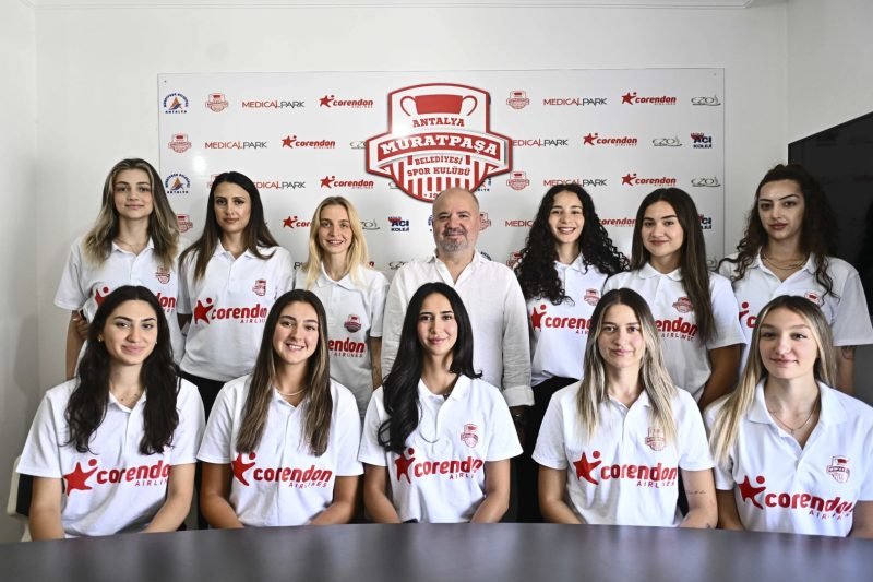 Muratpaşa Belediyesi Kadın Voleybol Takımı Yeni Sezona Genç ve Dinamik Kadroyla Hazırlanıyor