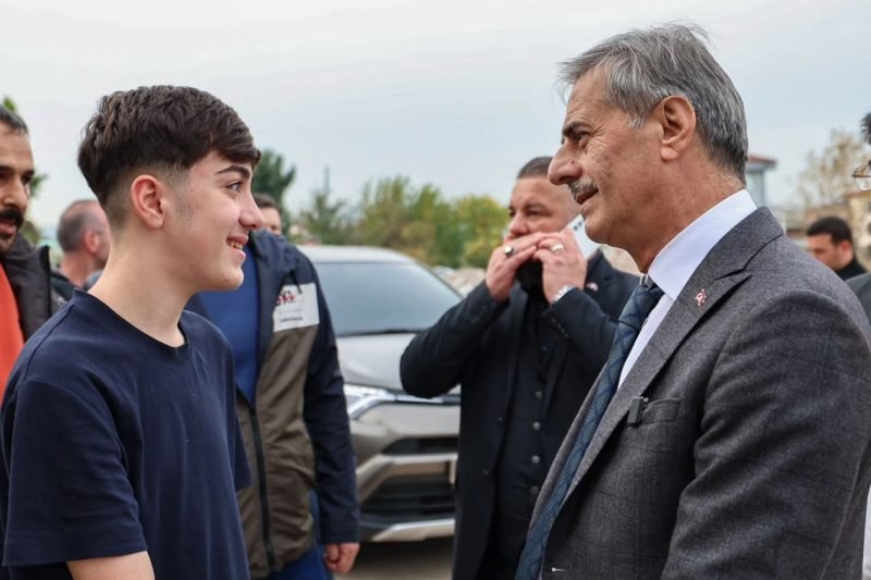 Sakarya Belediye Başkanı Alemdar'dan YKS Sonuçları Sonrası Gençlere Destek Mesajı