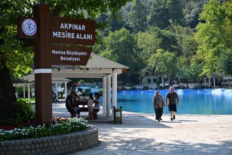 Manisa'da Yenilenen Akpınar Mesire Alanı Hafta Sonu Ziyaretçi Akınına Uğradı
