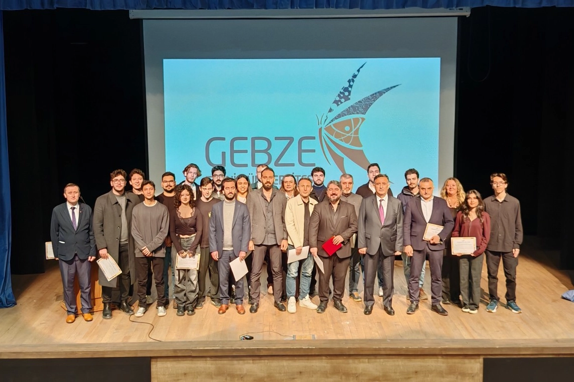 Gebze Teknik Üniversitesi'nden 131 kişilik ekip Çanakkale ruhunu sanatla yaşattı