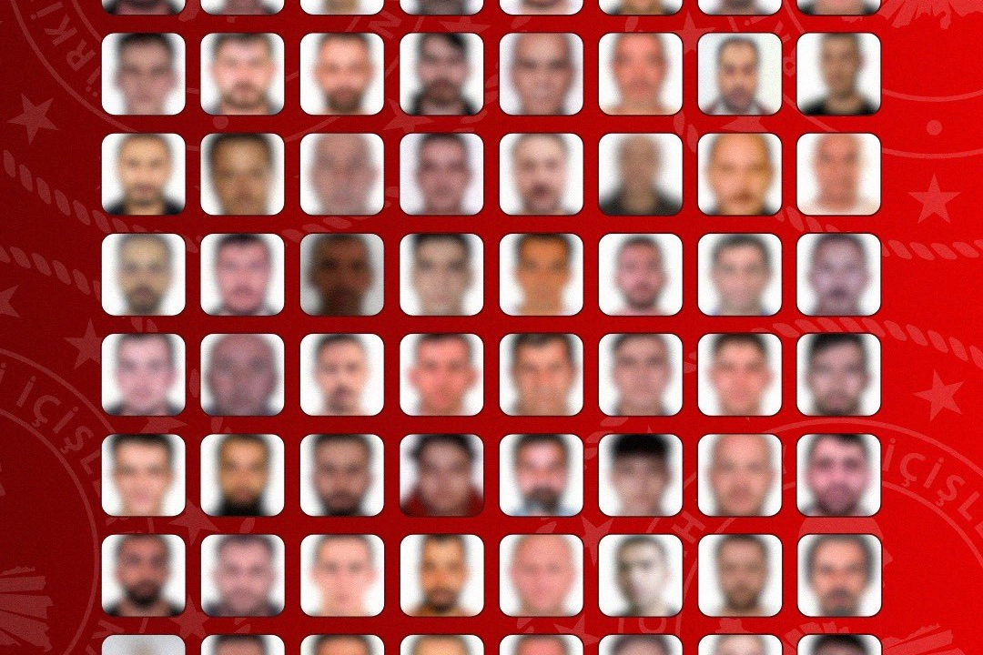 Kırmızı bültenle aranan 32 uluslararası suçlu dahil toplam 72 kaçak suçlu Türkiye'ye iade edildi.