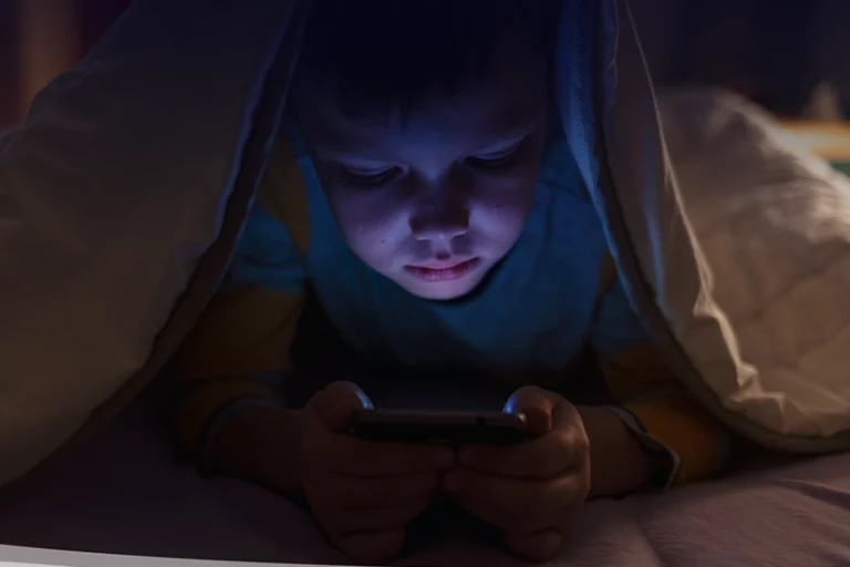 Aile ve Sosyal Hizmetler Bakanlığı'nın siber zorbalığa karşı geliştirdiği 'Çocuklar Güvende' mobil uygulaması