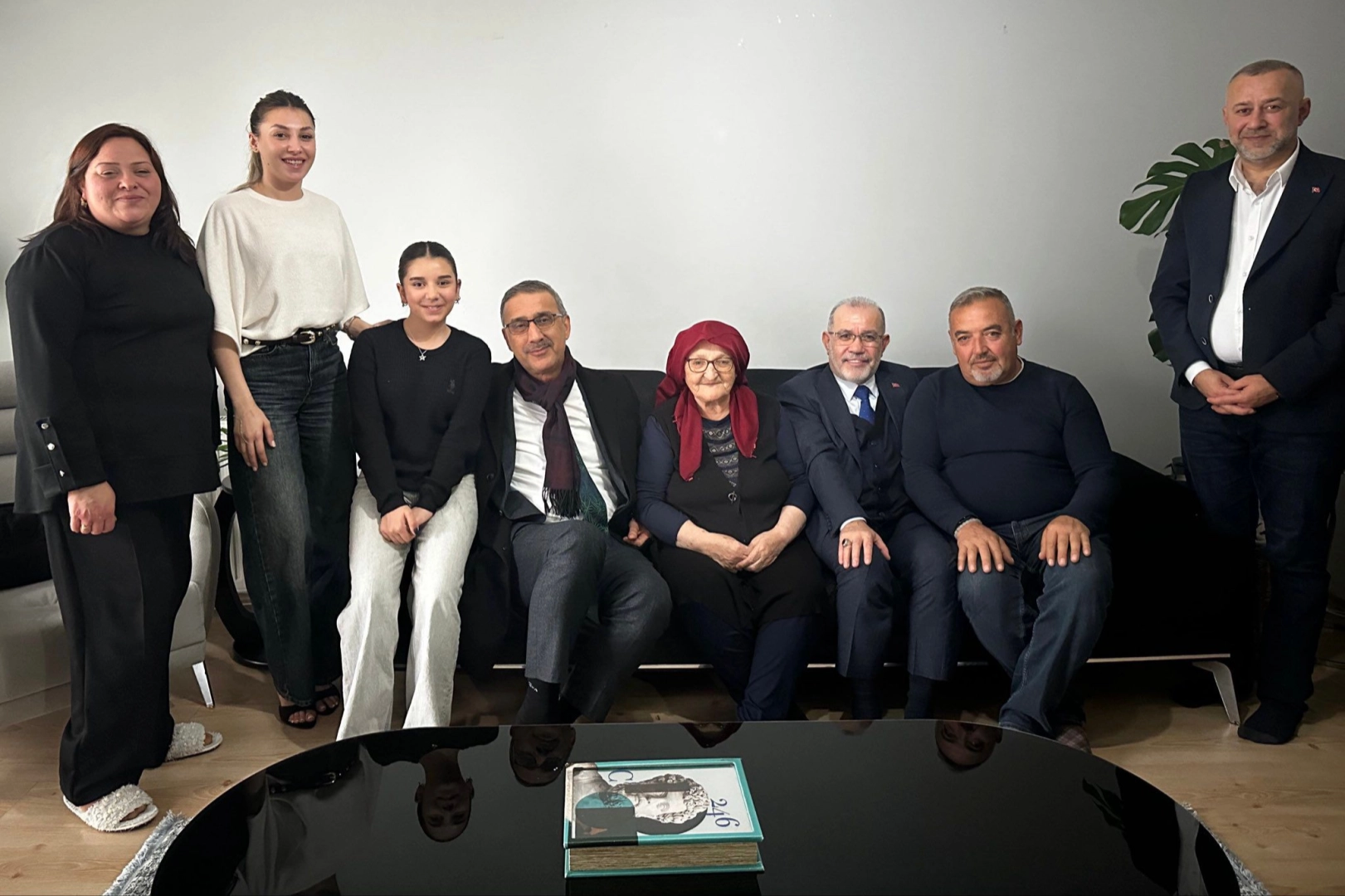 AK Parti Sakarya heyeti şehit ailelerini ziyaret ederek bayramlarını kutluyor.