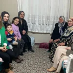 AK Partili kadınlar Bilecik Pazaryeri'nde Ramazan ziyareti gerçekleştiriyor.