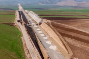Akdeniz ile Güneydoğu'yu birbirine bağlayacak hızlı tren projesinde ilerleme kaydedildi.