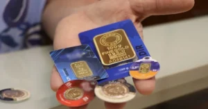 Gram altın fiyatı 6389 liraya yükseldi, küresel gelişmeler etkisi.