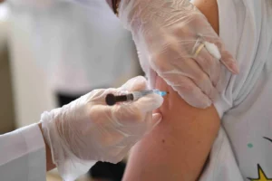 Ankara Büyükşehir Belediyesi'nin örnek HPV aşı uygulaması devam ediyor