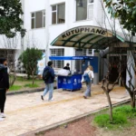 Antalya Büyükşehir Belediyesi, Akdeniz Üniversitesi öğrencilerine sınav haftası boyunca sıcak çorba ikram ediyor.