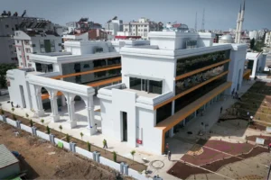 Antalya Muratpaşa'da gençlere yönelik yapay zeka ve görsel üretim eğitimi