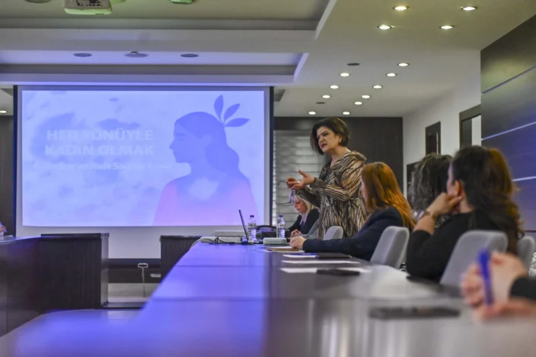 Muratpaşa Belediyesi kadın personellerine yönelik hak eğitimi programı