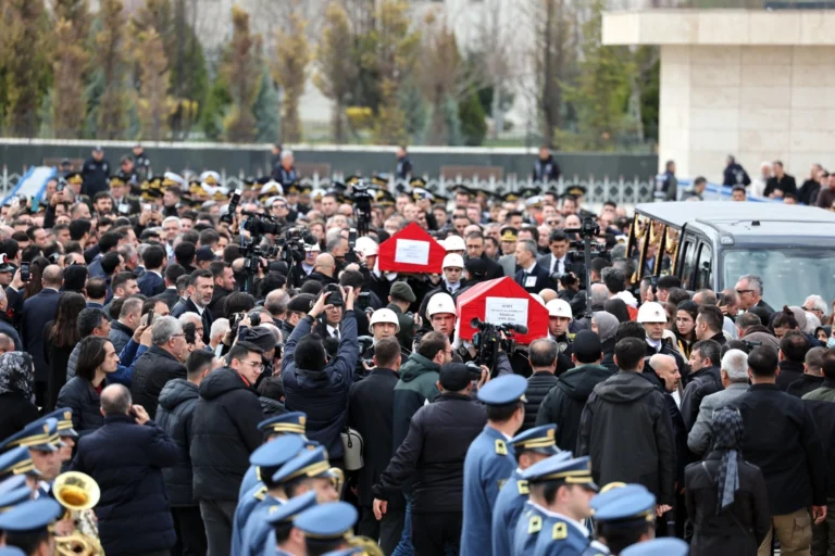 ASELSAN şehitleri Süleyman Cemre Kahraman ve İsmail Enes Can, Ankara'da son yolculuğuna uğurlandı.
