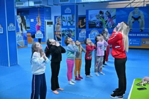 Antalya Spor ve Fitness Merkezleri'nde (ASFİM) çocuklar eğitsel oyunlar oynarken
