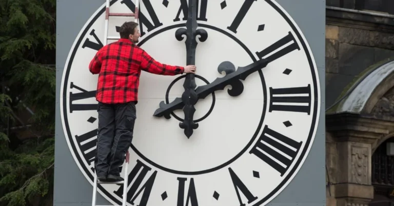 Avrupa'da yaz saati uygulaması başlıyor, saatler ileri alınıyor