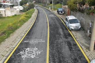 Aydın'da Adnan Menderes Üniversitesi'ne ulaşımı kolaylaştıran yeni yol projesinin ilk etabının tamamlandığını gösteren görsel.