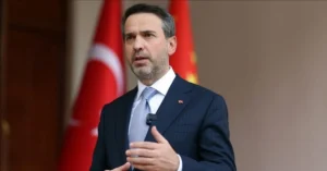 Enerji ve Tabii Kaynaklar Bakanı Alparslan Bayraktar, Irak petrolünün Türkiye'ye akışıyla ilgili açıklama yapıyor