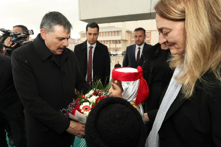 İçişleri Bakanı Mustafa Çiftçi Ağrı Valiliği'nde Vali Önder Bozkurt ile görüşüyor.