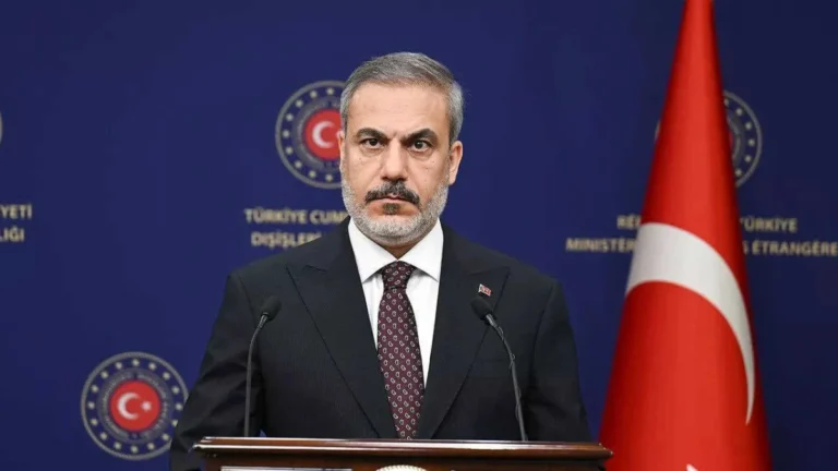 Dışişleri Bakanı Hakan Fidan'ın bölgesel gelişmelerle ilgili önemli temaslarda bulunduğunu gösteren görsel