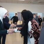 Aile ve Sosyal Hizmetler Bakanı Mahinur Özdemir Göktaş, bayramlaşma töreninde personel ile bir araya geldi.