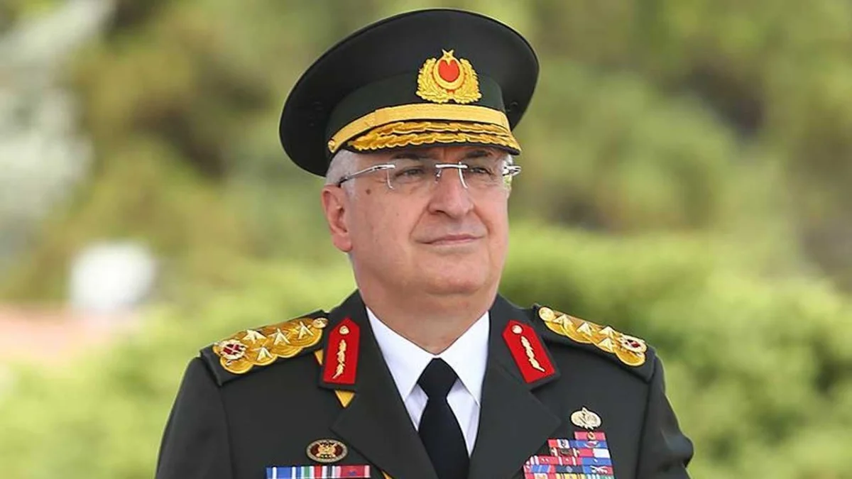 Milli Savunma Bakanı Yaşar Güler, güçlü ordu ve devletin milli güvenliğin teminatı olduğunu belirtti.