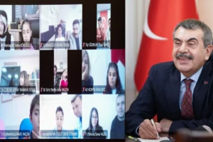 Milli Eğitim Bakanı Yusuf Tekin, 23 Nisan Ulusal Egemenlik ve Çocuk Bayramı kutlama programını öğrencilerle birlikte planlıyor.