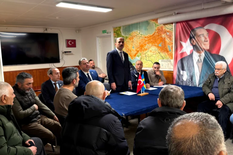 Konya Büyükşehir Belediye Başkanı Uğur İbrahim Altay, Stokholm'deki gurbetçi Konyalılarla bir araya geldi.