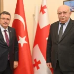 Trabzon Büyükşehir Belediye Başkanı Ahmet Metin Genç, Gürcistan Başkonsolosluğu'nu ziyaret ederek taziyelerini iletti.