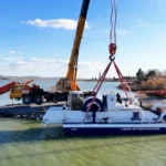 Ankara Büyükşehir Belediyesi ekipleri, Başkent'teki göletlerde temizlik ve bakım çalışması yapıyor.