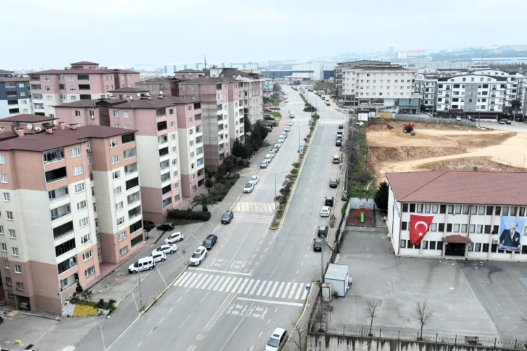 Çayırova'da bayram sonrası başlayan üstyapı çalışmaları ve yol yenileme projeleri