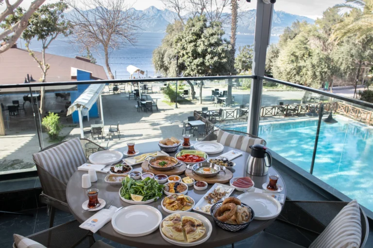 Muratpaşa Belediyesi sosyal tesisleri bayramın ilk günü kapalı olacak