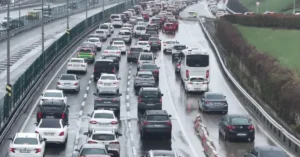 Ramazan Bayramı tatilinde ulaşım yoğunluğu, köprü ve otoyollarda 12 milyonu aşkın araç geçişi kaydedildi.