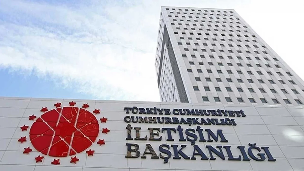 Dezenformasyonla Mücadele Merkezi (DMM) logosu ve 'Asılsız İddialara İtibar Etmeyin' yazısı