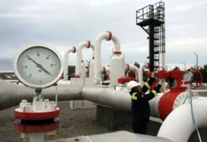 Avrupa'da doğal gaz depolarından çekimler sürüyor, stoklar azalıyor.