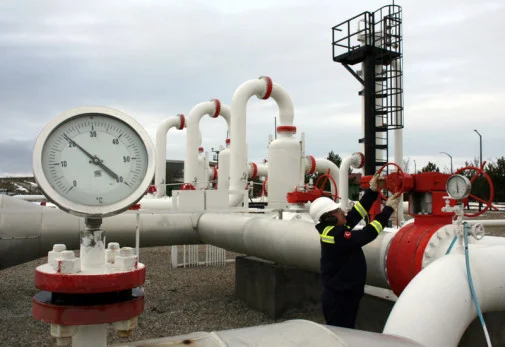 Avrupa'da doğal gaz depolarından çekimler sürüyor, stoklar azalıyor.