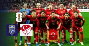 Türkiye A Milli Futbol Takımı oyuncuları Dünya Kupası eleme maçında sahaya çıkıyor.