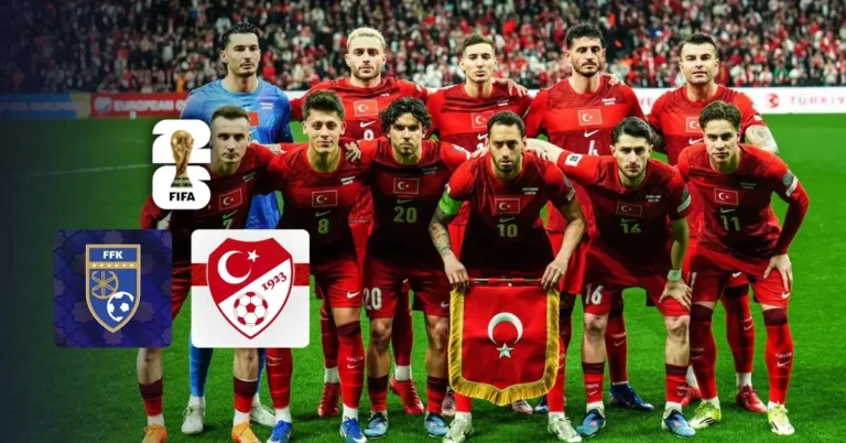 Türkiye A Milli Futbol Takımı oyuncuları Dünya Kupası eleme maçında sahaya çıkıyor.