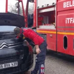 Bilecik Pazaryeri'nde seyir halindeki bir minibüsün alevler içinde kaldığı anı gösteren kapak görseli