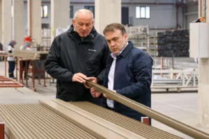 Bilecik Valisi Dr. Faruk Oktay Sözer, Prosel Alüminyum Sanayi ve Ticaret A.Ş. tesislerini ziyaret ederek üretim süreçlerini inceledi.